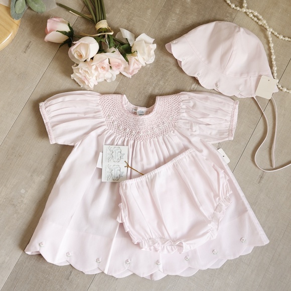 Pink Heirloom Smocked Bishop Dress Bloomer Hat Set Feltman Brothers NWT 6 Months - Picture 1 of 9